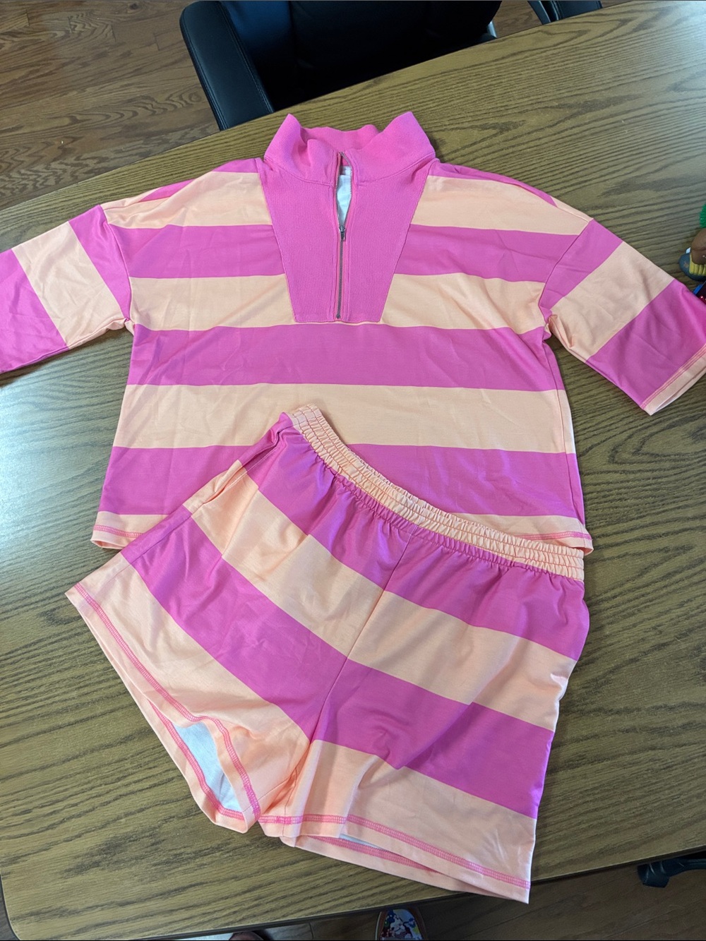 NWOT Sz Large Short Set